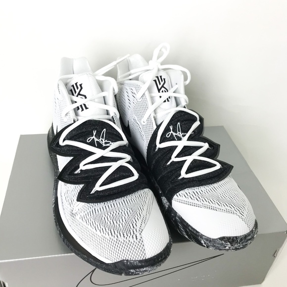 NEW Nike Kyrie 5 Basketball Oreo Sneakers - Picture 6 of 8